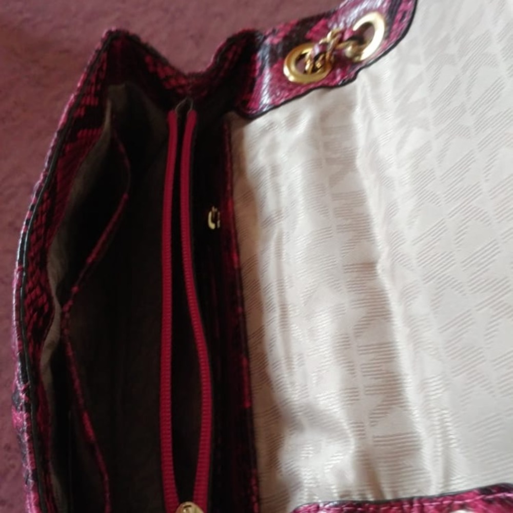 Michael kors pink snake skin print clutch - Picture 3 of 3